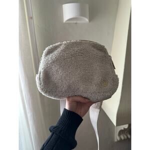 Lululemon Everywhere Belt Bag Fleece